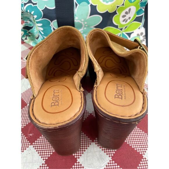 Born Hannah Slip on Mule Buckle clogs - Picture 4 of 9